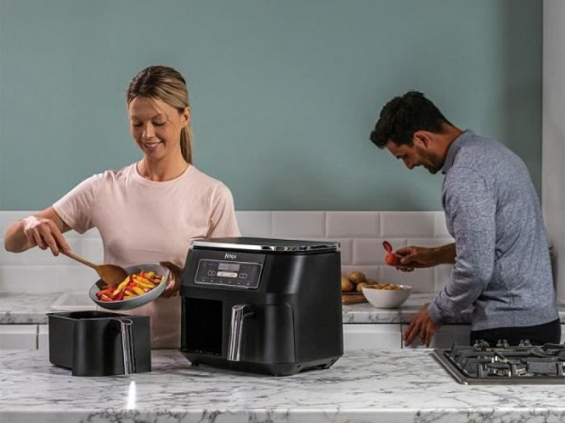 Teplovzdušná fritéza bez oleja 7,6 l 2400 W čierna